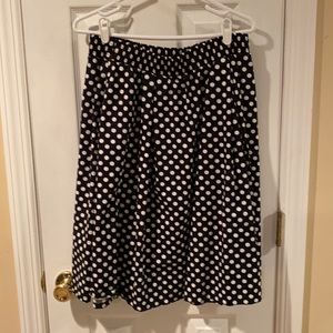 Black and white polka dot skirt. Size L
